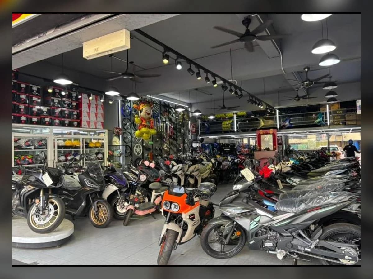 Sin Ban Hock Motor Sdn. Bhd. (HQ) showroom photo 2